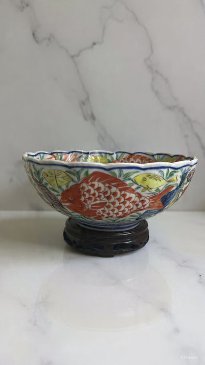 Antique Japanese Meiji Period Imari Porcelain Bowl with Scalloped Edge