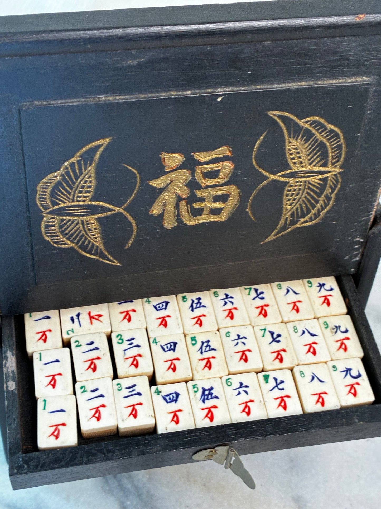 Antique Shanghai Mahjong Set