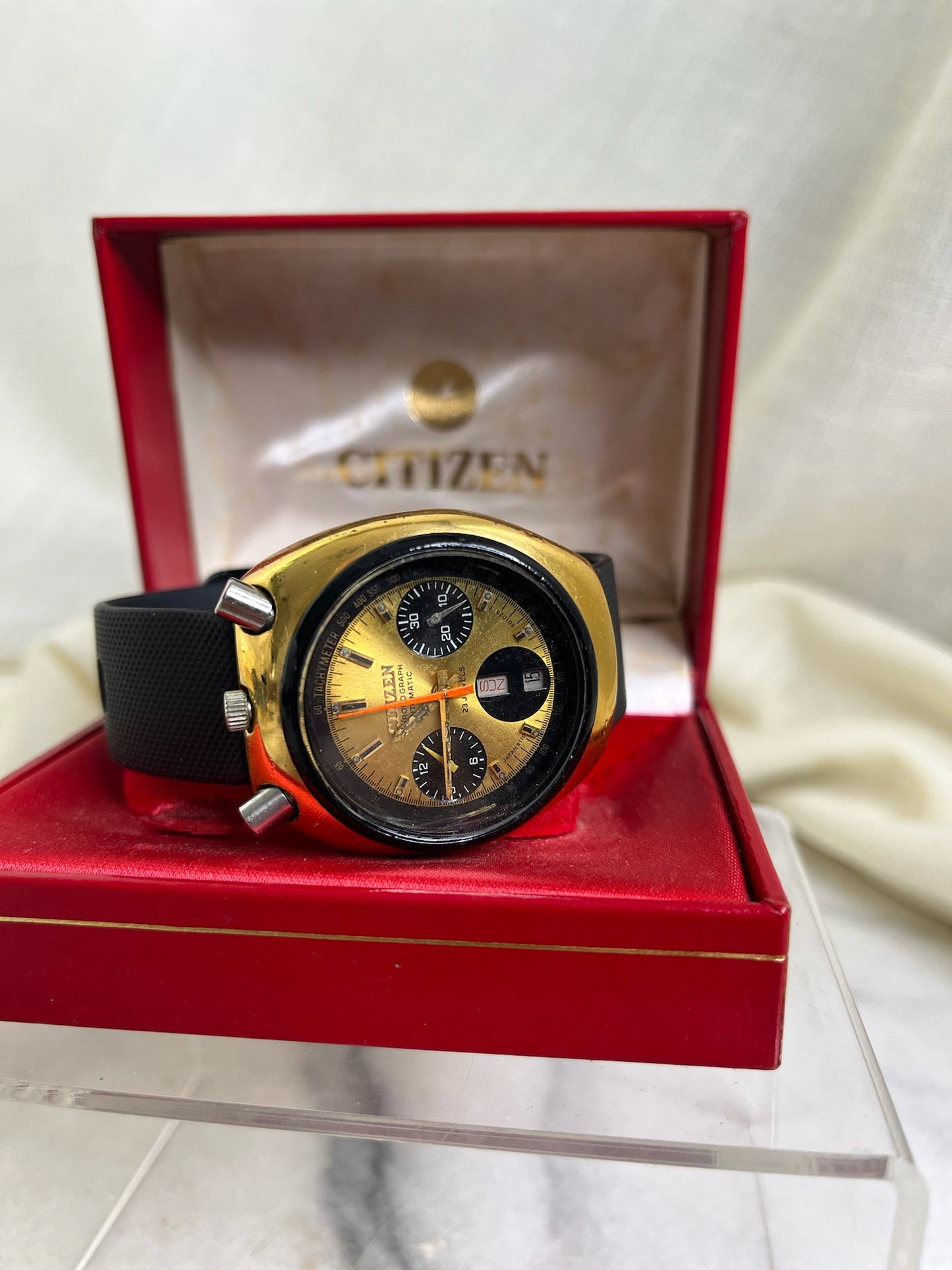 Vintage gold-tone Citizen 8110 Bullhead Challenge Timer Watch