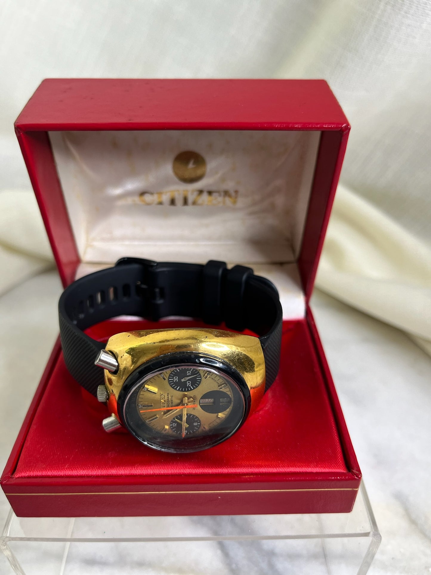 Vintage gold-tone Citizen 8110 Bullhead Challenge Timer Watch